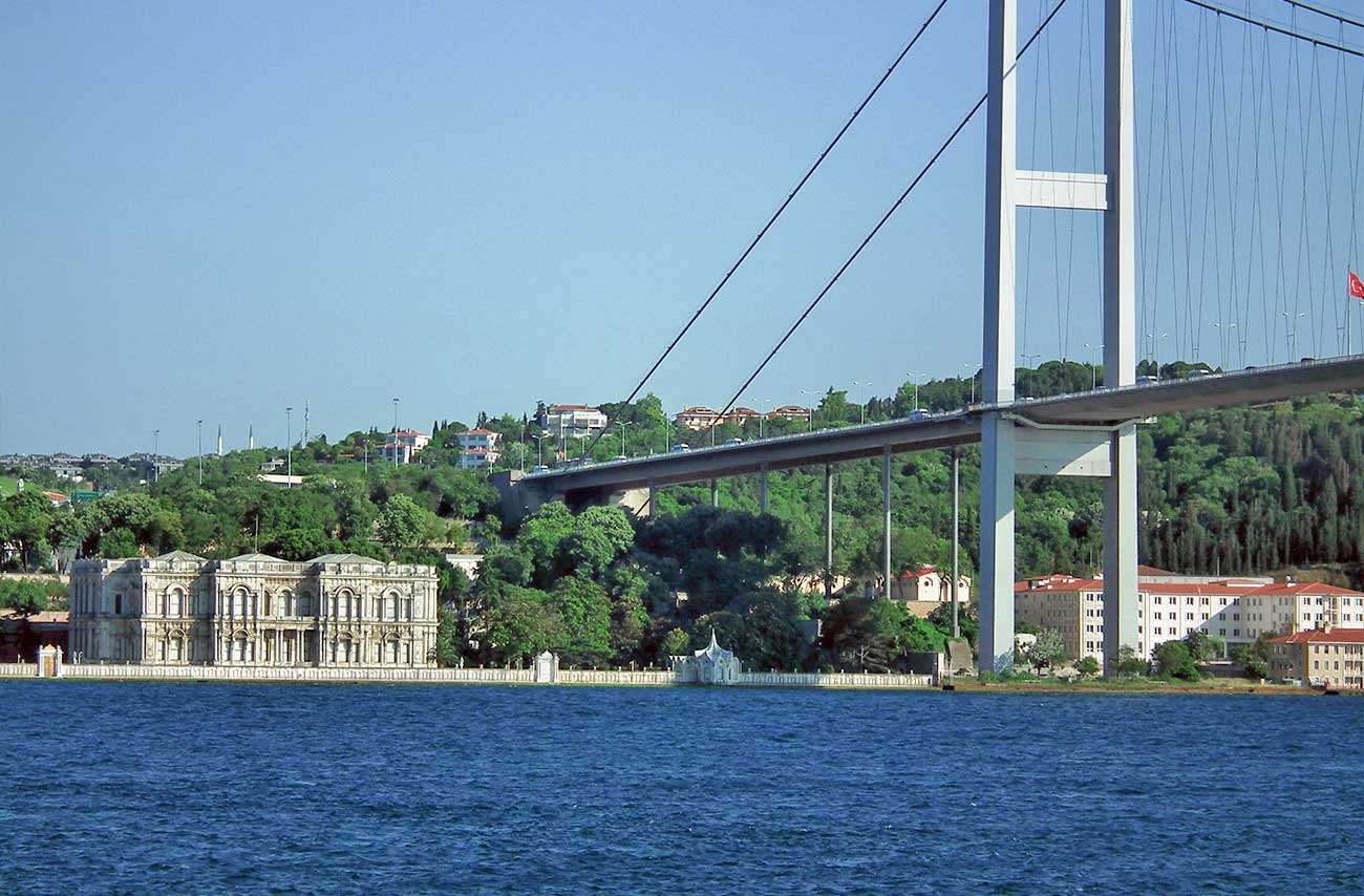 Beylerbeyi Palace and Bosphorus Bridge