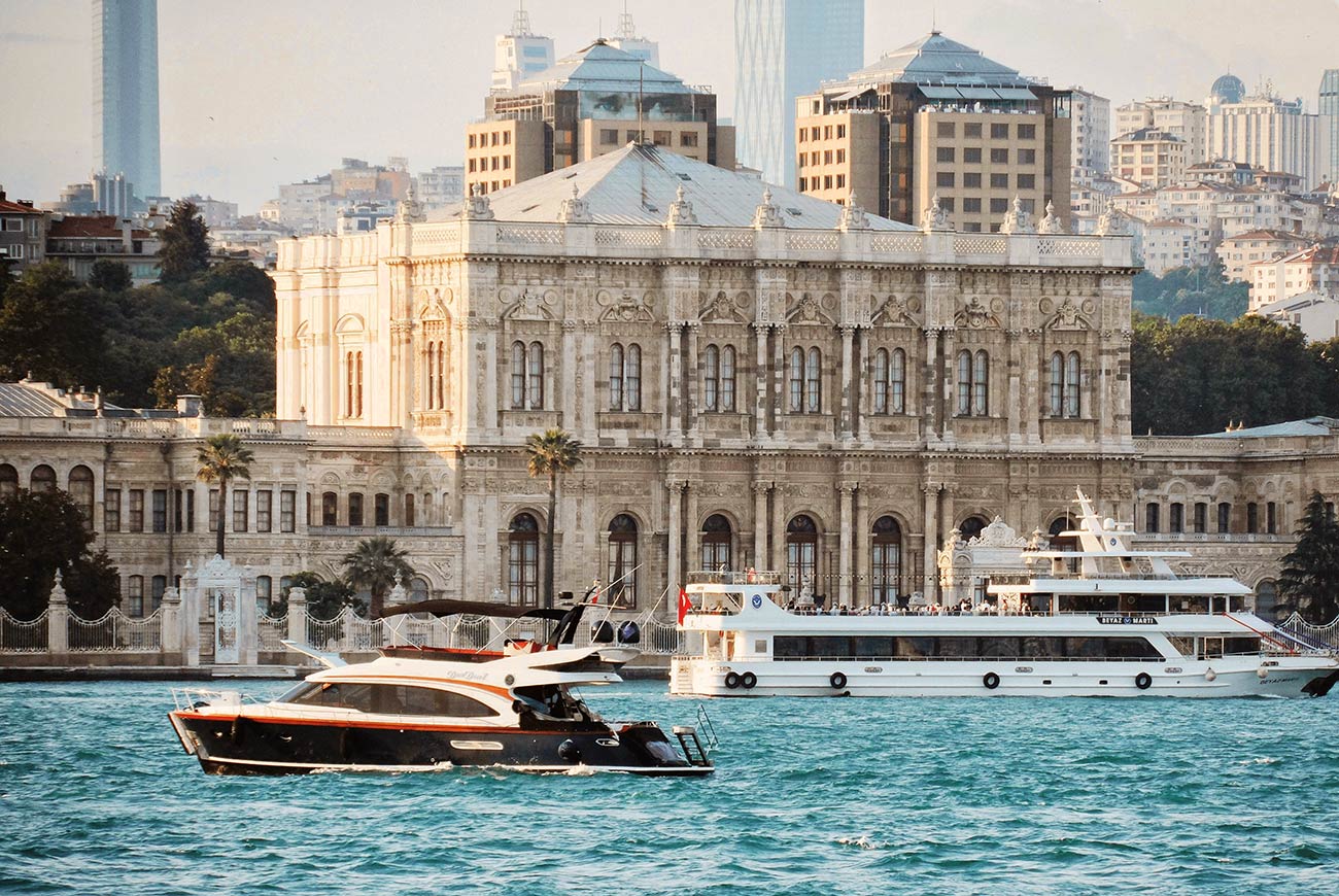 Bosphorus, Boats and Palace