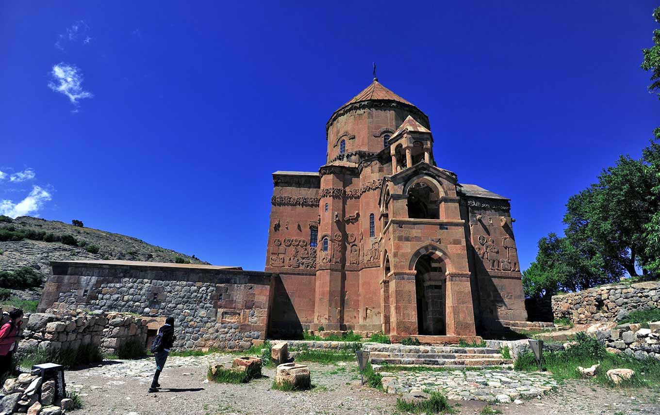 Church of the Holy Cross (Surb Khach)