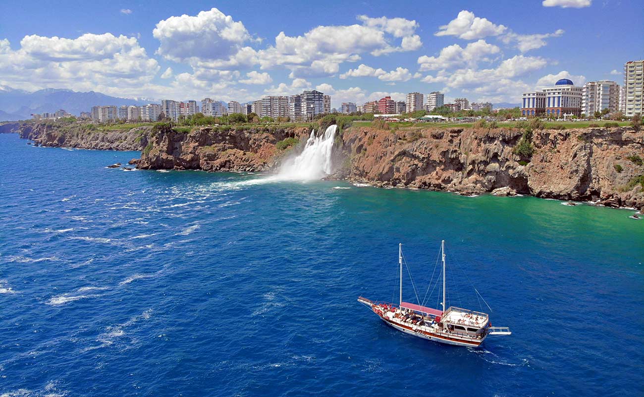 Düden Waterfalls and Boat