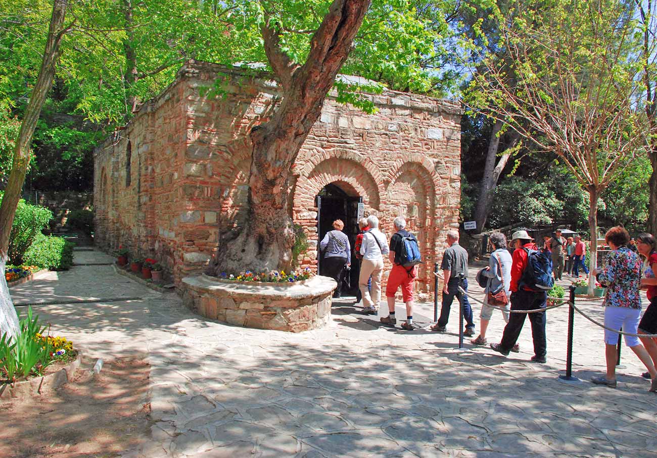 House of the Virgin Mary and Tourist