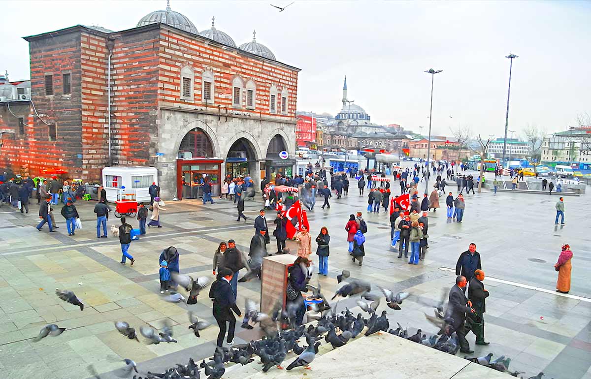 Istanbul Spice Bazaar Outside