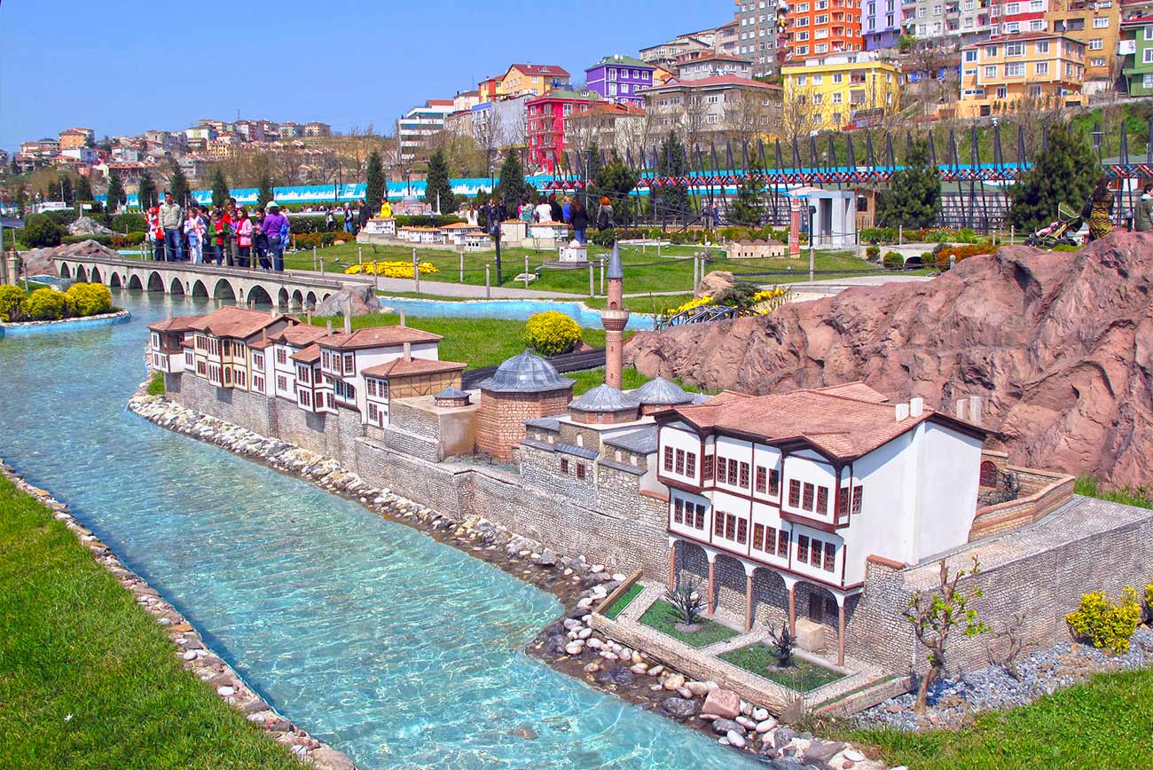 Miniaturk Yeşilırmak River and Amasya Traditional House (Amasya Evleri)