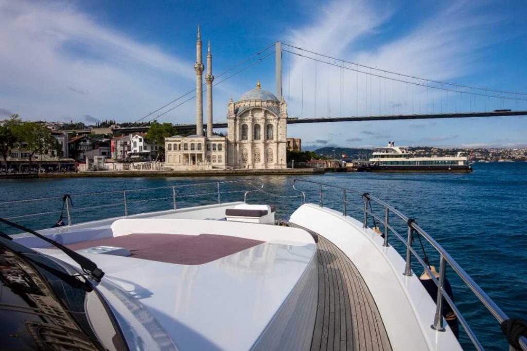Private Guided Istanbul Luxury Yacht Cruise Tour Bosphorus 